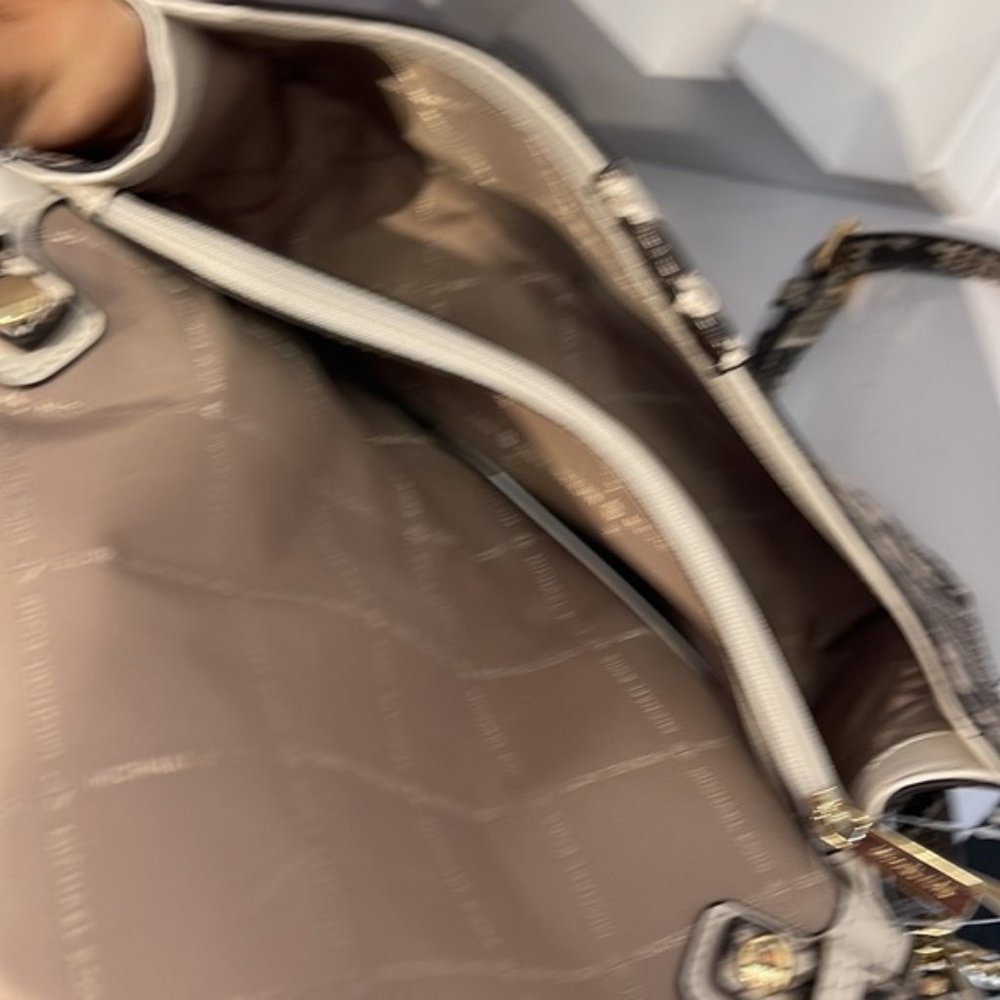 Michael Kors Sonia Medium Snake Embossed Shoulder Bag Natural - Picture 7 of 16